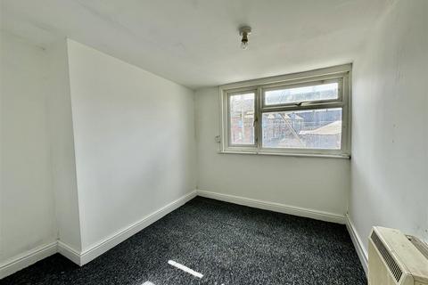 2 bedroom property to rent, Aberdeen Walk, Scarborough