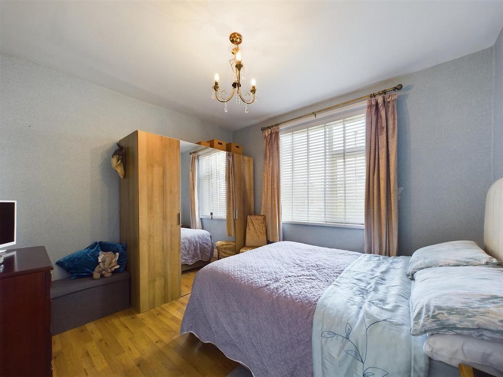 Bed 1.jpg