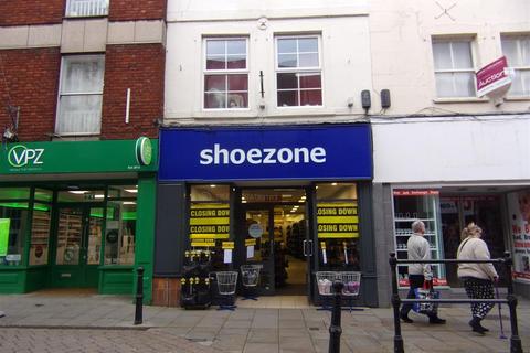 Retail property (high street) to rent, Bridge Street, Evesham