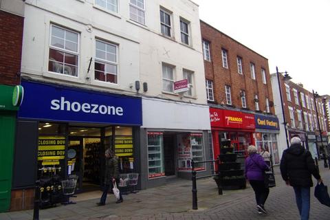 Retail property (high street) to rent, Bridge Street, Evesham