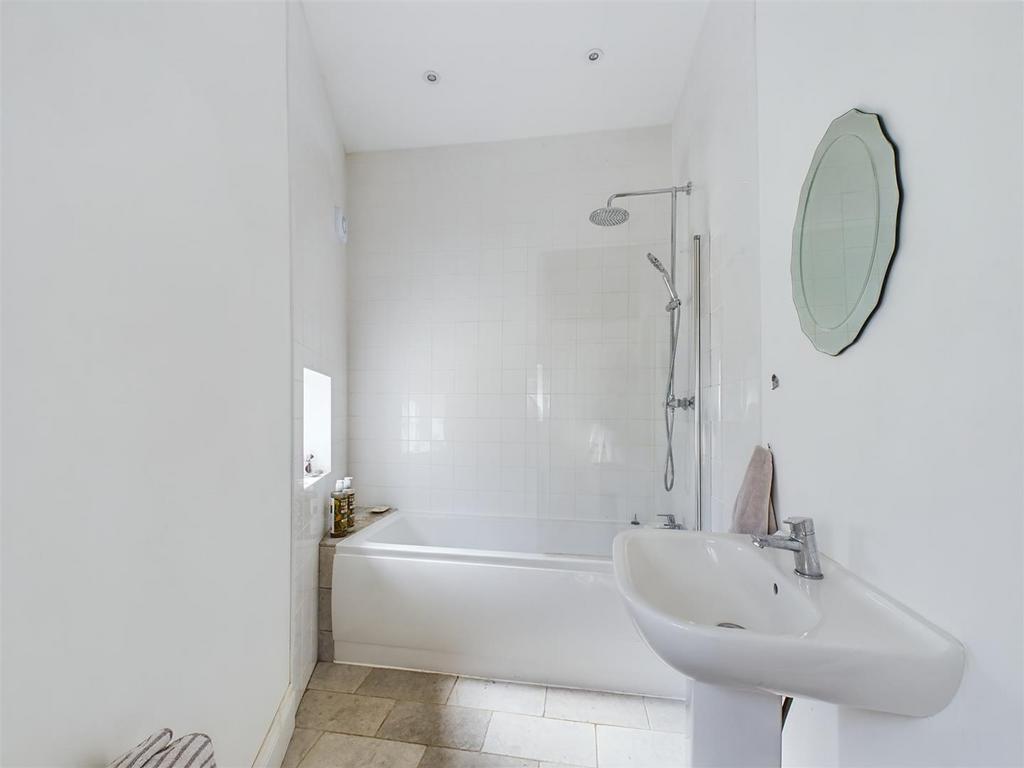 Bath 1.jpg