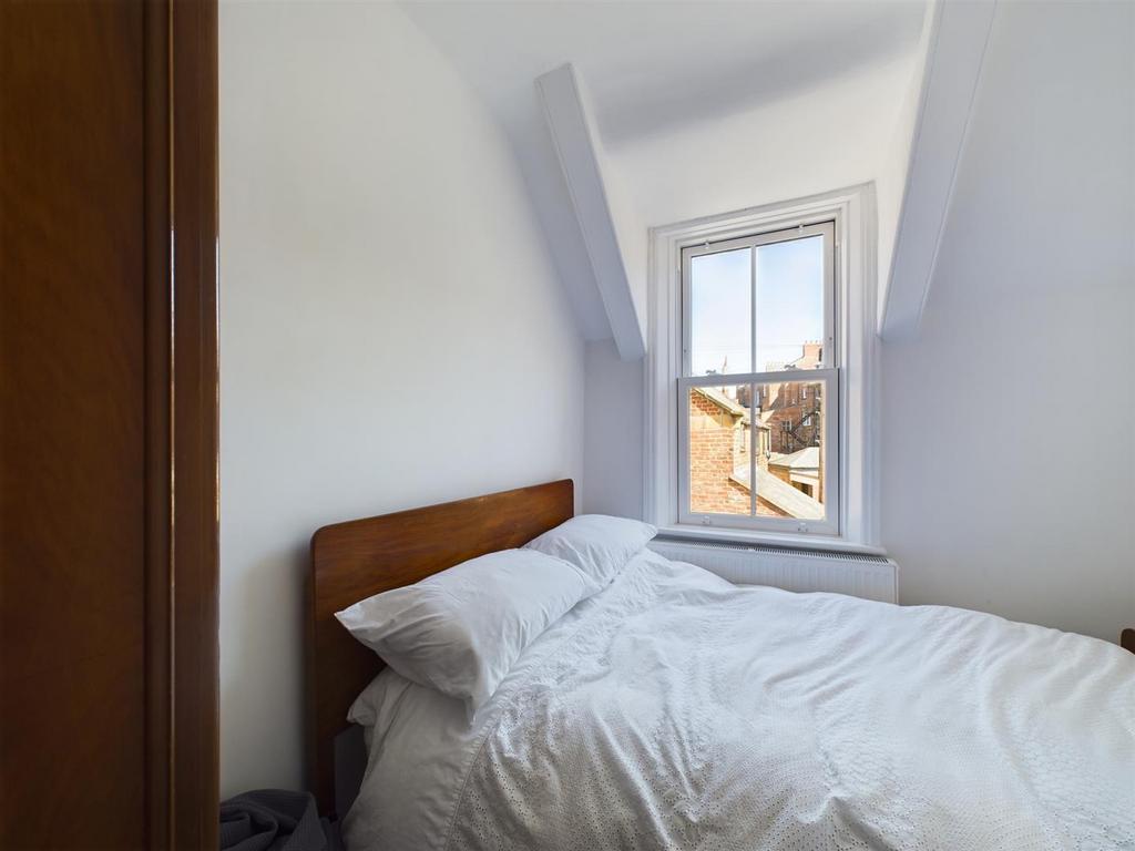 Bed 4.jpg