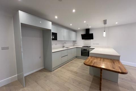 2 bedroom flat for sale, Tregarn Road, Langstone, Newport, NP18