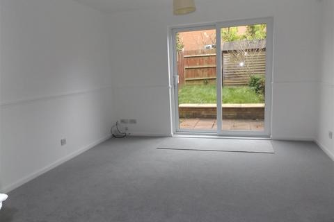 2 bedroom end of terrace house to rent, Pettingrew Close, Milton Keynes MK7