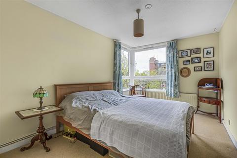 1 bedroom flat for sale, Stockhurst Close, Putney, SW15