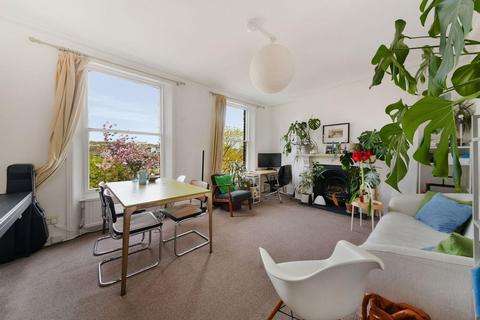 3 bedroom flat for sale, Corinne Road, Tufnell Park