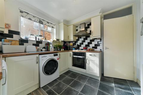 12 Wimborne Close, Epsom, KT17 4DP