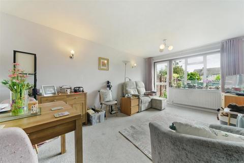 12 Wimborne Close, Epsom, KT17 4DP