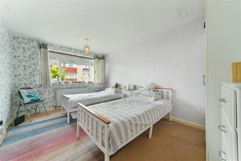 12 Wimborne Close, Epsom, KT17 4DP