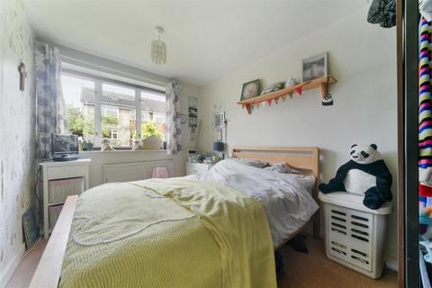 12 Wimborne Close, Epsom, KT17 4DP