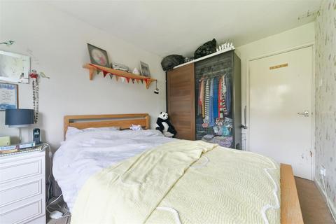 12 Wimborne Close, Epsom, KT17 4DP