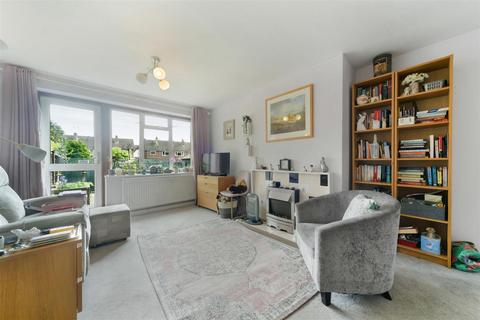 12 Wimborne Close, Epsom, KT17 4DP
