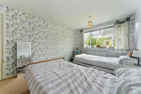 12 Wimborne Close, Epsom, KT17 4DP
