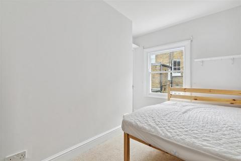 3 bedroom maisonette to rent, Devonshire Road, London