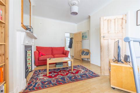 1 bedroom apartment for sale, Oakleigh Park Drive, Leigh-On-Sea