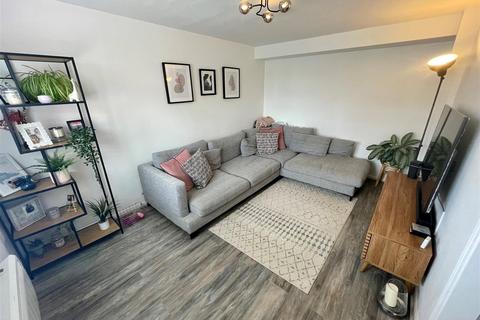 13 Maple Springs, Waltham Abbey, EN9 3LW