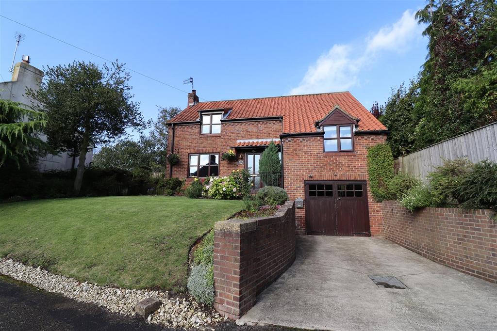 Millington, York 3 bed detached house £1,400 pcm (£323 pw)