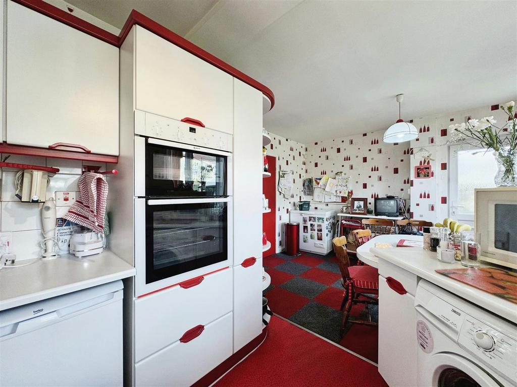 Kitchen (2)