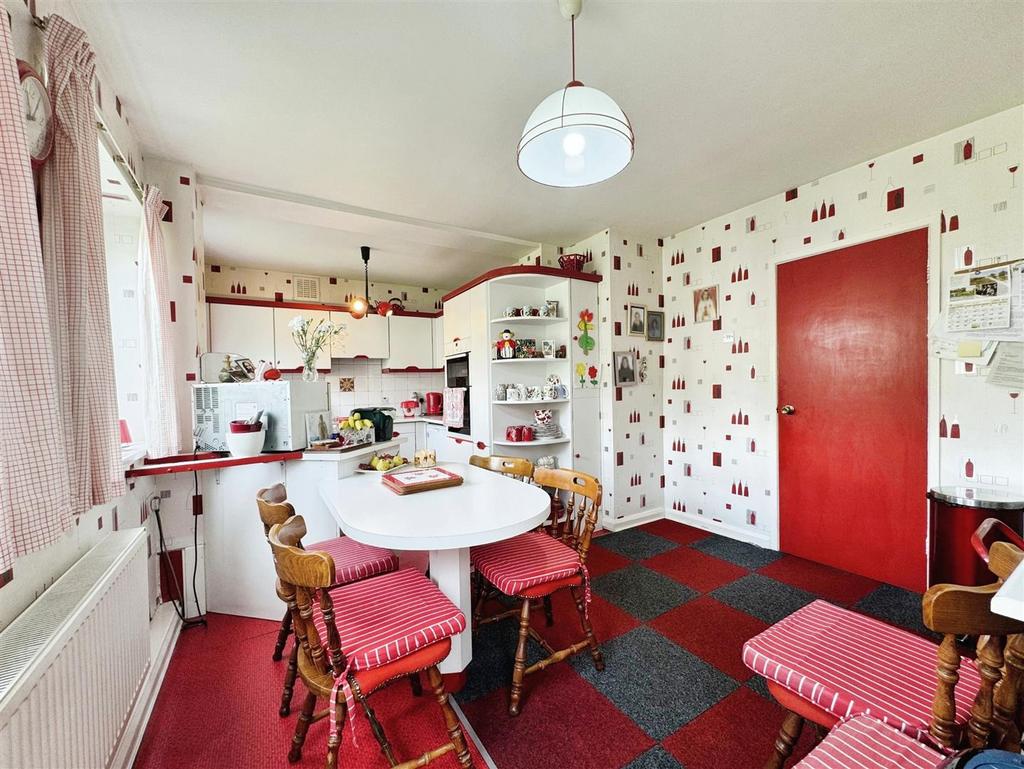 Kitchen diner (2)