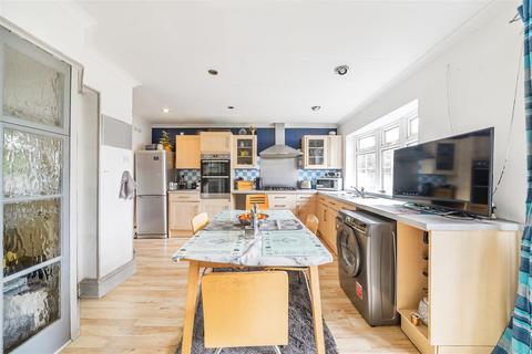 12 Wolsey Drive, Kingston Upon Thames, KT2 5DN
