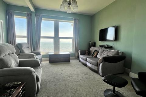 2 bedroom apartment for sale, Vista Road, Clacton-on-Sea, CO15