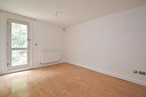 3 bedroom flat to rent, Eversfield Place, St Leonards-On-Sea TN37