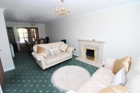 3 bedroom detached house to rent, Striga Bank, Hanmer, Whitchurch