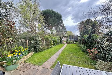 87 Abbots Way, Beckenham, BR3 3SE
