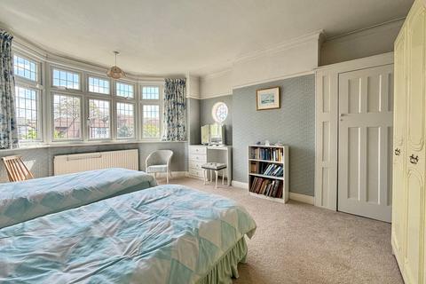 114 Wickham Way, Beckenham, BR3 3AR