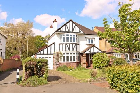 114 Wickham Way, Beckenham, BR3 3AR