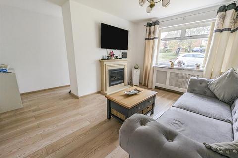 3 bedroom end of terrace house for sale, Barnsley Square, Corby NN18