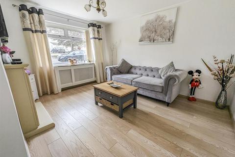 18 Barnsley Square, Corby, NN18 0PQ