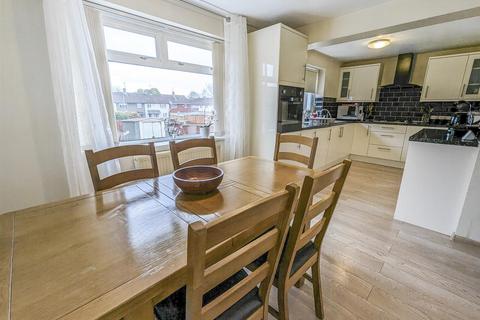18 Barnsley Square, Corby, NN18 0PQ