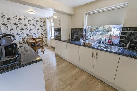 18 Barnsley Square, Corby, NN18 0PQ