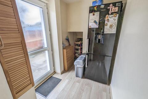 18 Barnsley Square, Corby, NN18 0PQ