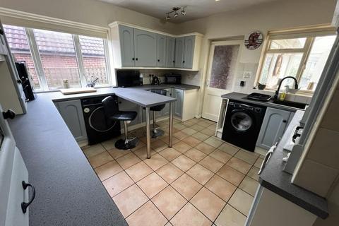 2 bedroom detached bungalow for sale, Westfield Road, Swadlincote DE11