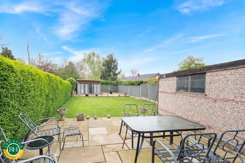 Patio / gardens