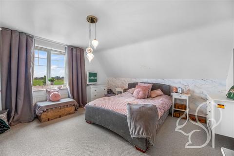 25 Glebe View, West Mersea, Colchester, CO5 8GH