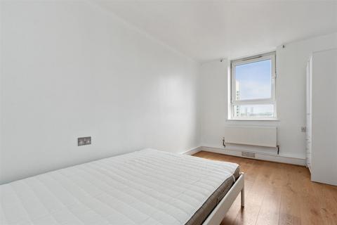 2 bedroom flat to rent, Prince Of Wales Drive, London SW11