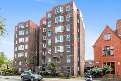 2 bedroom flat to rent, Prince Of Wales Drive, London SW11