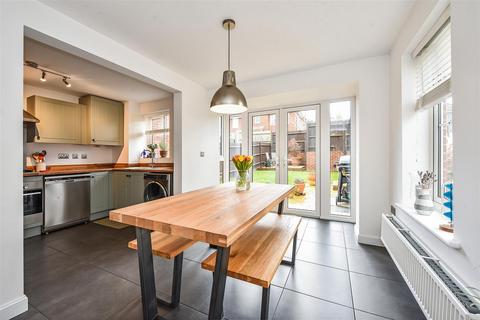 3 bedroom end of terrace house for sale, Errington Road, Picket Piece, Andover
