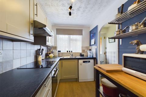 4 Bell Close, Scarning, Dereham, NR19 2TW
