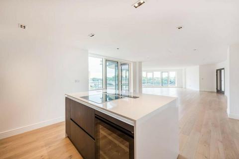 3 bedroom penthouse to rent, Kew Bridge Road, Brentford