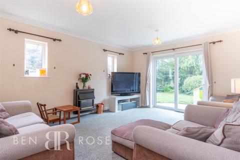 2 bedroom detached house for sale, The Spinney, Preston PR4