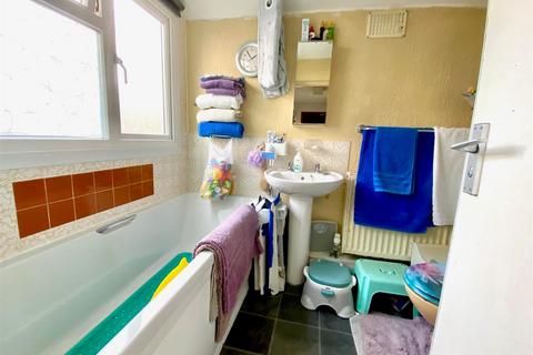5 Maidstone Road, Lowestoft, NR32 2AY
