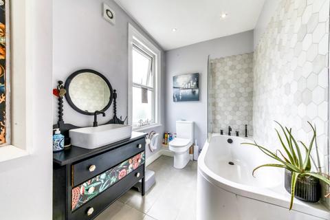 124 Mersham Road, Thornton Heath, CR7 8NQ