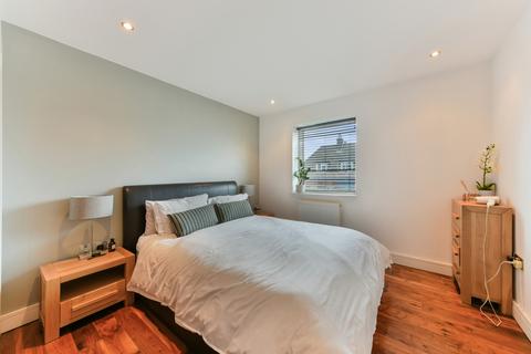 2 bedroom flat to rent, Haydons Road, SW19