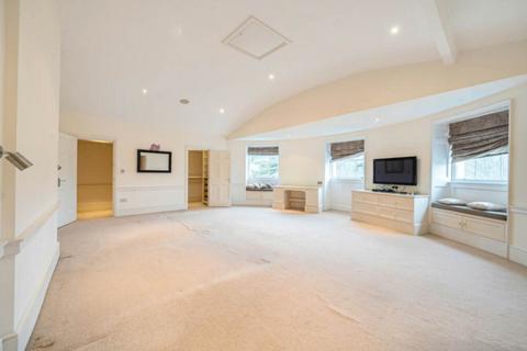 3 bedroom penthouse to rent, Moor Park House Way, Farnham