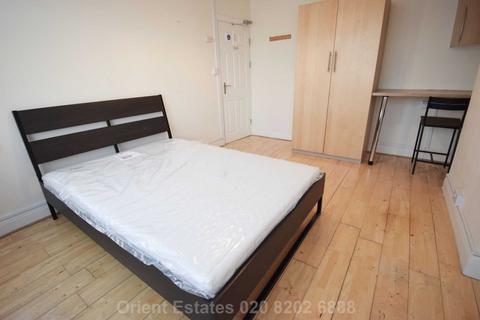 1 bedroom in a house share to rent, Clovelly Ave, Colindale
