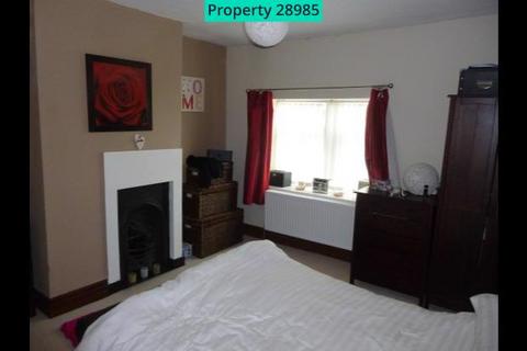 2 bedroom end of terrace house to rent, Whitehall Road, Drighlington, Bradford, BD11 1AU